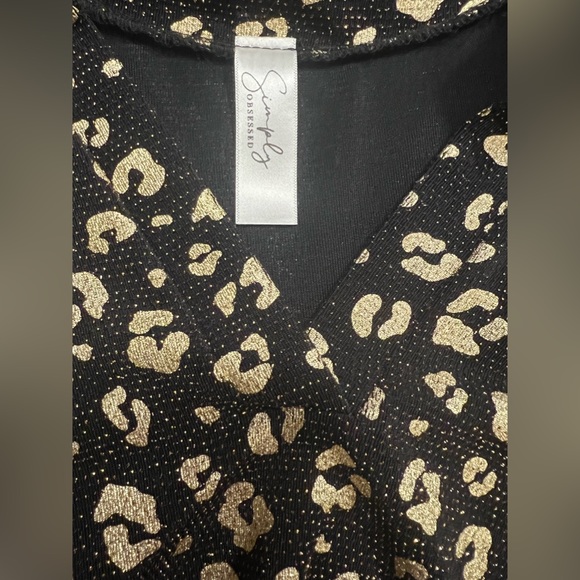BLACK AND GOLD LEOPARD SHIMMER WEEKENDER TOP SIZE SMALL NEW! - Picture 11 of 14